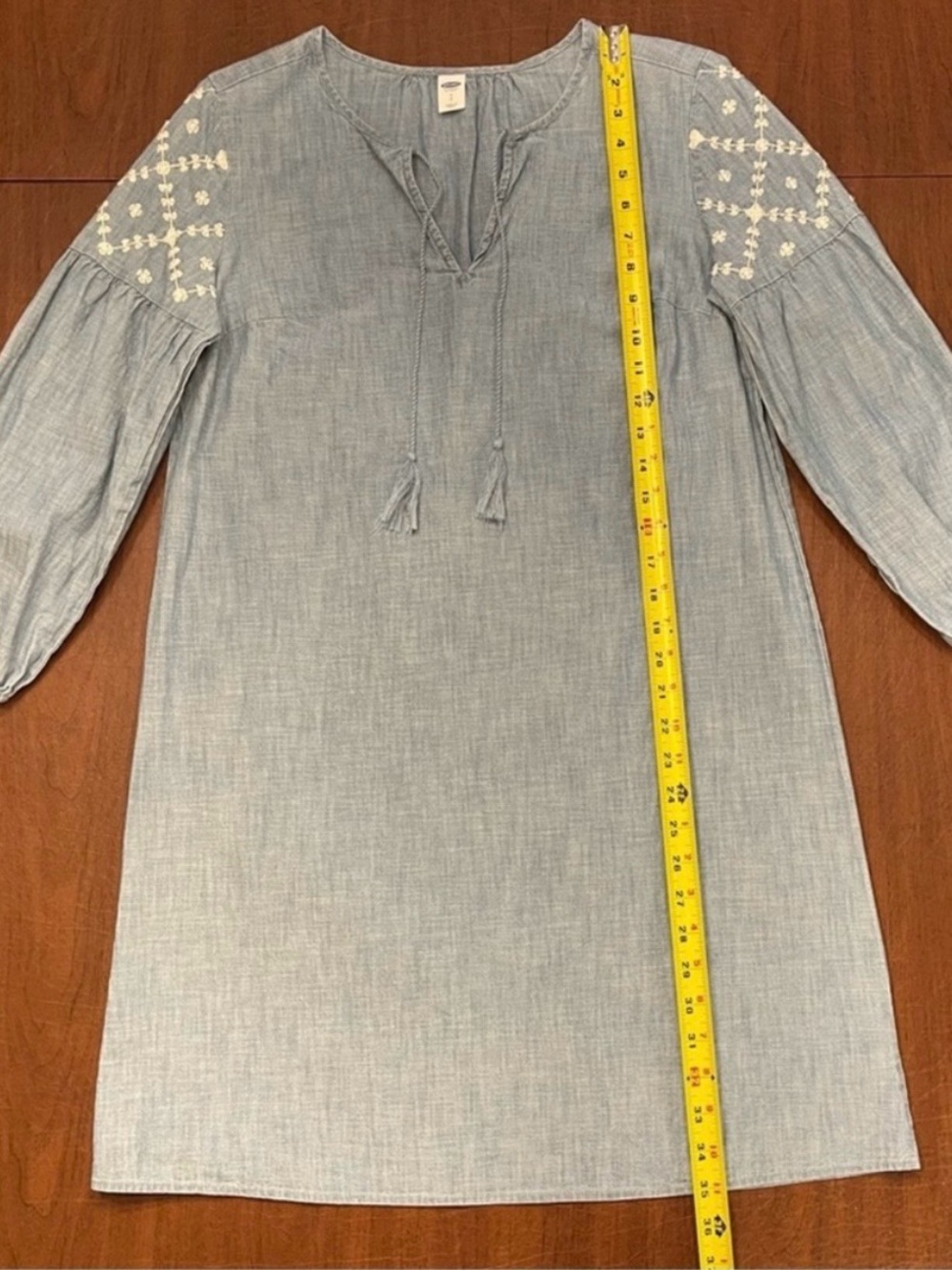 Old Navy Embroidered Long Sleeve Boho Blue Denim A-Line Split Neck Shift Dress S - Picture 12 of 13